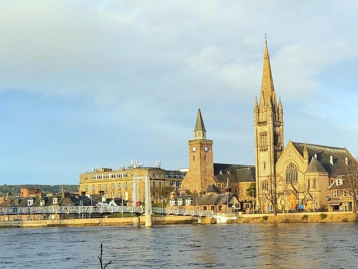 Inverness City Centre Apartment With Elevator And Google Chromecast Exterior photo